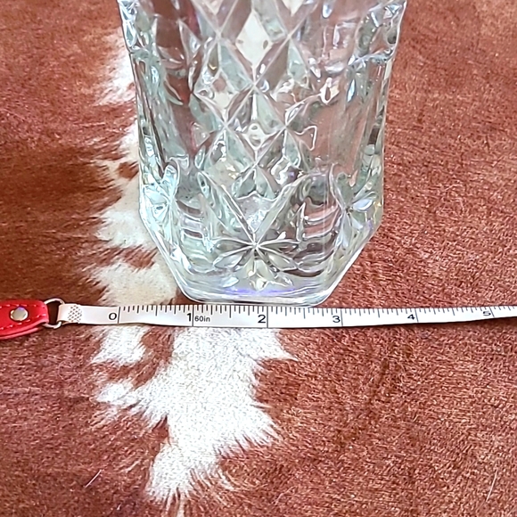 Beautiful Glass Vase - Picture 9 of 10